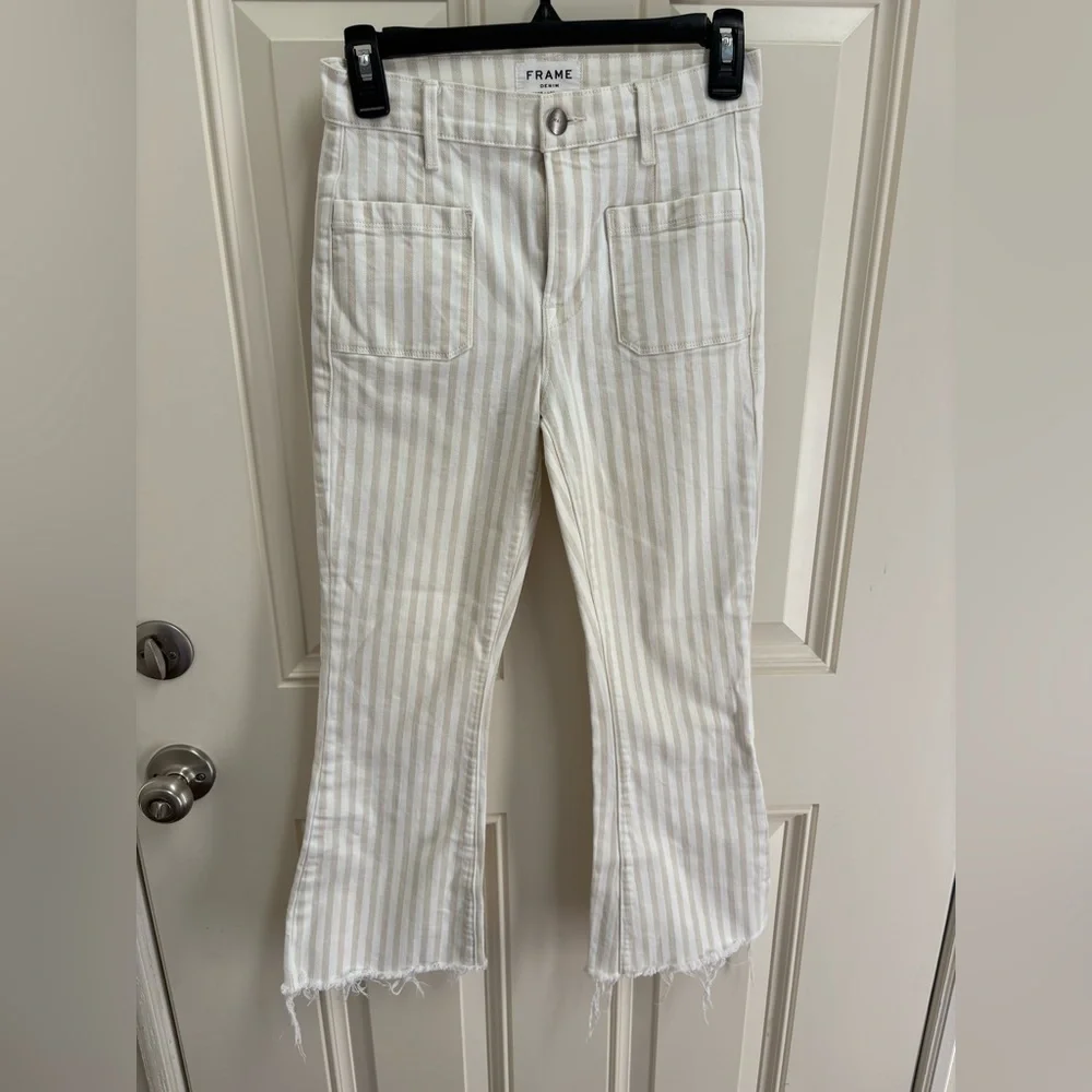 FRAME Le Bardot Striped Kick Flare Raw-Edge Jeans in Courtyard Size 25 - Picture 2 of 8